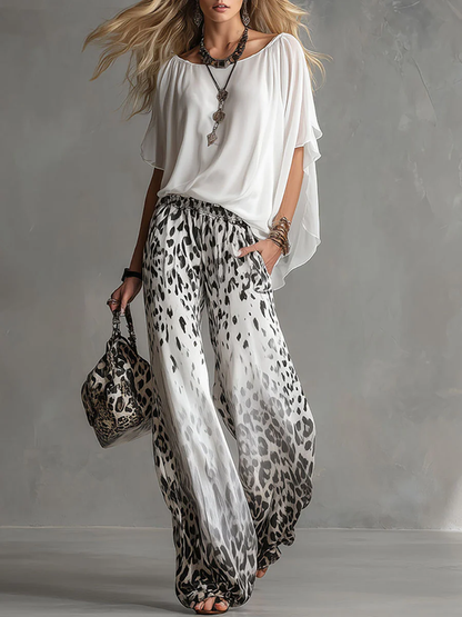 Noa | Conjunto de camiseta blanca y pantalón leopardo